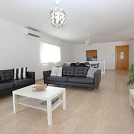 Casa Yvette Punta Lara Villa Nerja